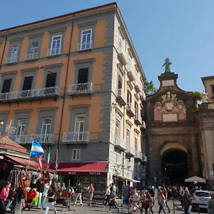 Appartement Piazza Dante 22, Naples