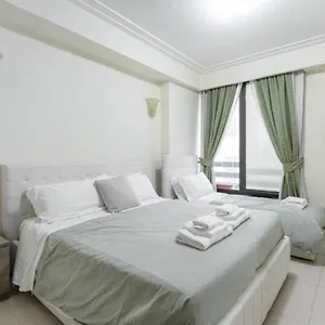 Visconti Apartment. Appartement Rome